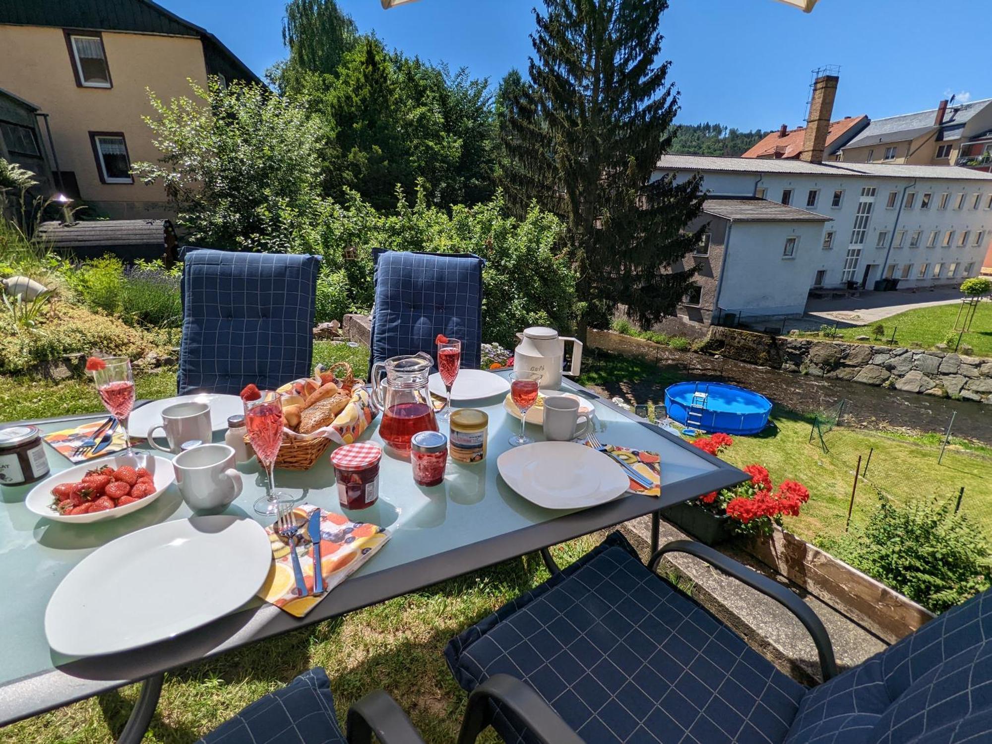 Hw3 - Urlaubsmagie - Helle, Grosse Wohnung Mit Pool Зебніц Екстер'єр фото